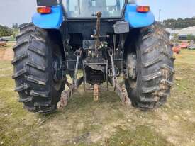 NEW HOLLAND TD95D TRACTOR WITH FRONT END LOADER - picture2' - Click to enlarge