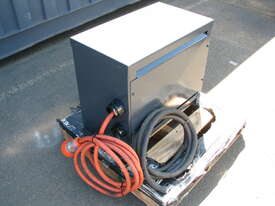 Altro 3 Three Phase Step-Down Transformer 415V to 208V / 200V - picture0' - Click to enlarge