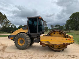Volvo SD200 Vibrating Roller Roller/Compacting - picture0' - Click to enlarge