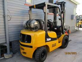 Yale 3 ton LPG, Repainted Used Forklift #1617 - picture2' - Click to enlarge