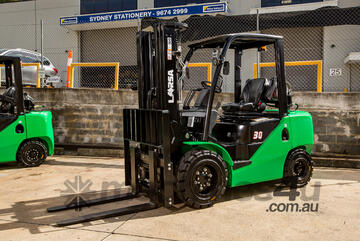 3T Forklift with Container Mast *NISSAN POWERED*