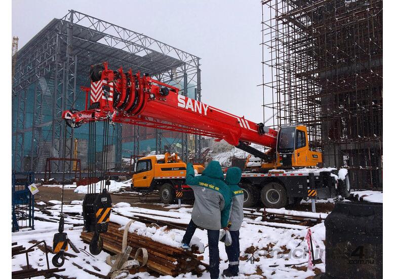caption SANY STC300C-RC Truck Cranes