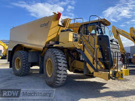 2011 Caterpillar 773G Service Truck  - picture1' - Click to enlarge