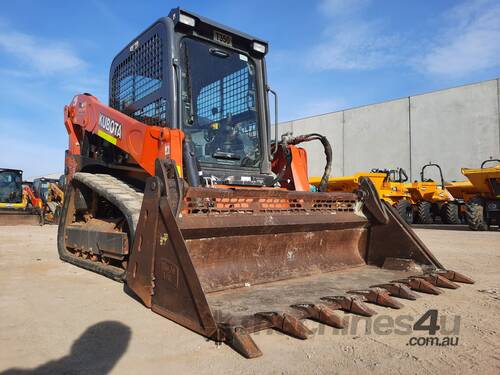 KUBOTA SVL65 TRACK LOADER WITH LOW 362 HOURS AND4 IN 1 BUCKET