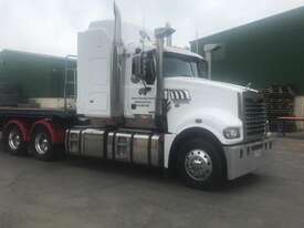 Mack Trident - picture0' - Click to enlarge