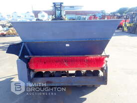 BOYA EQUIPMENT TRACTOR DRAWN SAND SPREADER - picture1' - Click to enlarge