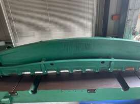 2.4m (8ft) Mechanical Guillotine & brand new additional blade - Good Condition - picture0' - Click to enlarge