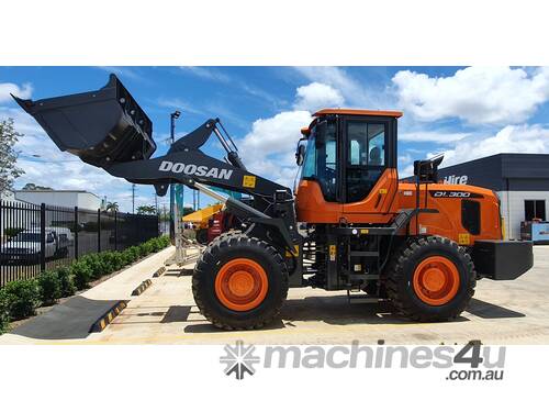 Doosan DL300 Loader 1.8cub Bucket