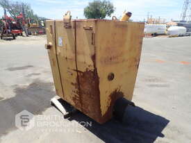 CATERPILLAR 785 FUEL TANK - picture0' - Click to enlarge