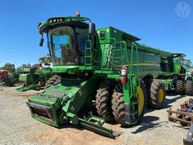 John Deere S680 & 640d Front - picture1' - Click to enlarge