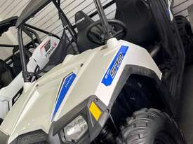 Polaris RZR 570 - picture2' - Click to enlarge