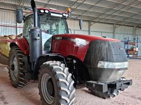 Case IH Magnum 220 CVT Tractor - picture0' - Click to enlarge