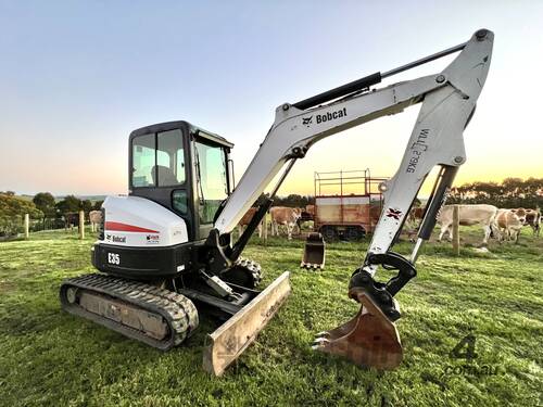 BOBCAT E35 - Excavator. Excellent Cond