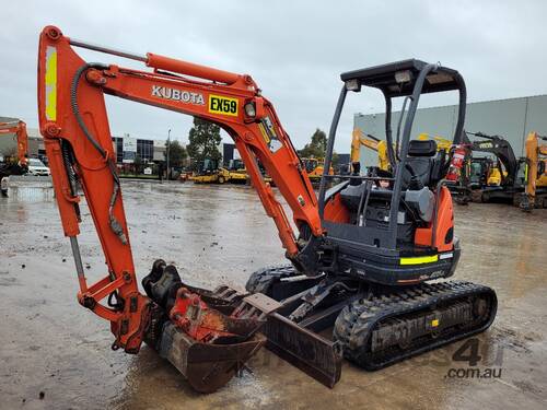 2018 KUBOTA U25 2.6T MINI-EXCAVATOR WITH HYDRAULIC HITCH, BUCKETS AND LOW 1108HRS