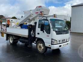 Isuzu NQR - picture0' - Click to enlarge