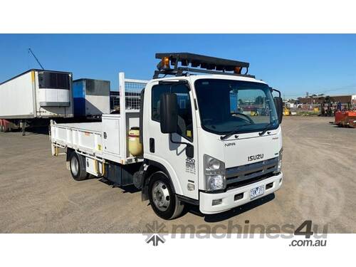 Isuzu NPR 400