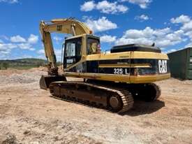 CAT 325 excavator - picture1' - Click to enlarge