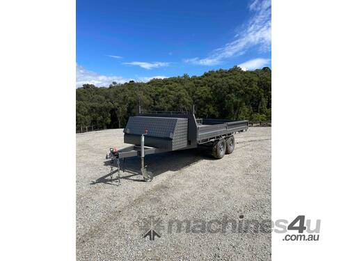 Flat Bed Trailer, Carry up to 3T, Excellent Condition