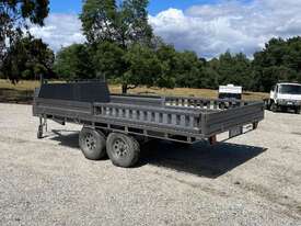 Flat Bed Trailer, Carry up to 3T, Excellent Condition - picture2' - Click to enlarge