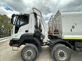 2013 IVECO EUROTECH MP4300 - picture2' - Click to enlarge