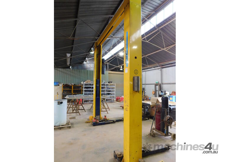 Used tecalemit TECALEMIT 2 POST VEHICLE HOIST MODEL TEC513 Car Hoists