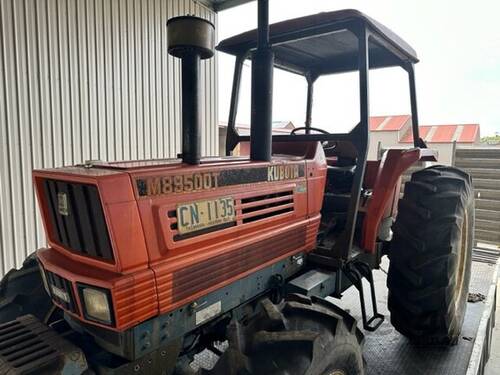 Kubota M8950 Utility Tractors