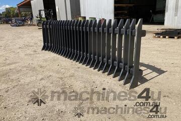 Berrigan Stick Rake- 3900mm *MADE TOUGH IN AUSTRALIA*