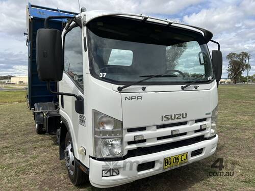 GRAND MOTOR GROUP -  2011 ISUZU NPR Tipper Truck