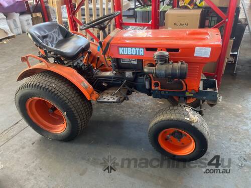 Automotive & Earthmoving, Tractors & Agricultural Kubota Tractor -Model B 5100 E- 2194 Hours Showing