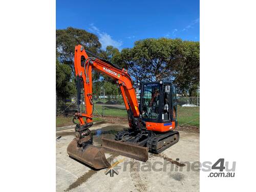 Kubota KX040-4 Tilt Hitch and Angle Blade