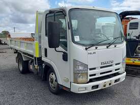 Isuzu NLR - picture0' - Click to enlarge