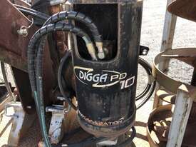 Digga PD10 auger drive combo - picture2' - Click to enlarge