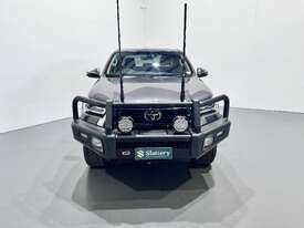 2022 Toyota Hilux SR5 (4x4) Diesel - picture0' - Click to enlarge