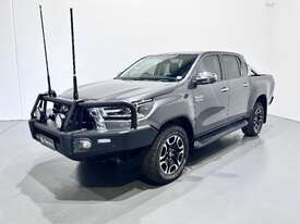 2022 Toyota Hilux SR5 (4x4) Diesel - picture2' - Click to enlarge