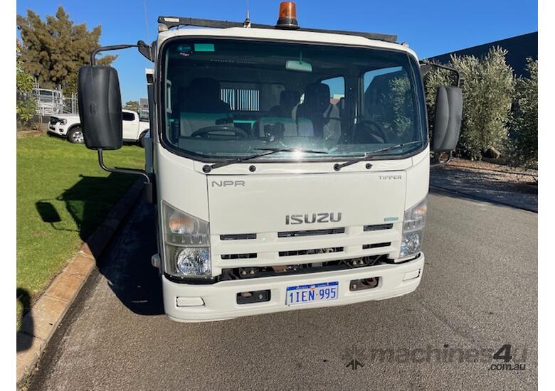Truck Tipper Isuzu NPR 3 Tonne Dual Cab 6 Speed 151594km SN1595 1IEN995
