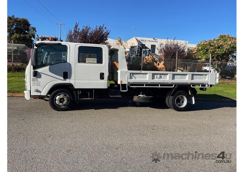 Truck Tipper Isuzu NPR 3 Tonne Dual Cab 6 Speed 151594km SN1595 1IEN995