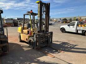 Hyster 2 Stage Forklift - picture0' - Click to enlarge