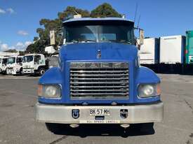 2000 Mack ML Water Cart - picture0' - Click to enlarge
