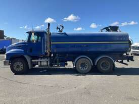 2000 Mack ML Water Cart - picture2' - Click to enlarge