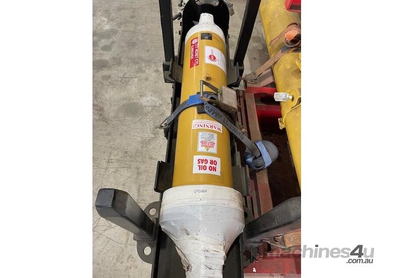 caption 8J-8924 - CATERPILLAR 777D, 777C, 777B RECONDITIONED CYLINDER HOIST