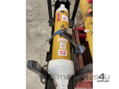 caption 8J-8924 - CATERPILLAR 777D, 777C, 777B RECONDITIONED CYLINDER HOIST