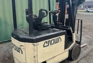 Crown50SCTT2764-Wheel Counter-Balanced Electric Ride-on Forklift