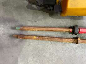 ATLAS COPCO PNEUMATIC JACK HAMMER - picture1' - Click to enlarge