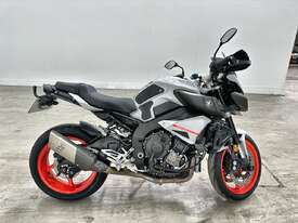 2021 Yamaha MT-10 Motorcycle - picture2' - Click to enlarge