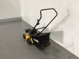 Sanli lawn mower - picture0' - Click to enlarge