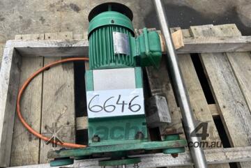 Top Mount Liquid Agitator, Shaft length 2200mm, Impeller 450mm Dia Top Mount Liquid Agitator, Shaft length 2200mm, Impeller 450mm Dia