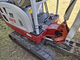 Takeuchi TB216 Excavator - picture0' - Click to enlarge