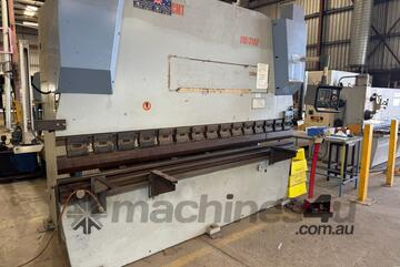 Cmt   110 Ton Press Brake 3100