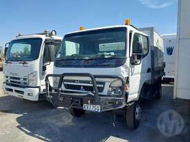 Fuso Canter - picture2' - Click to enlarge