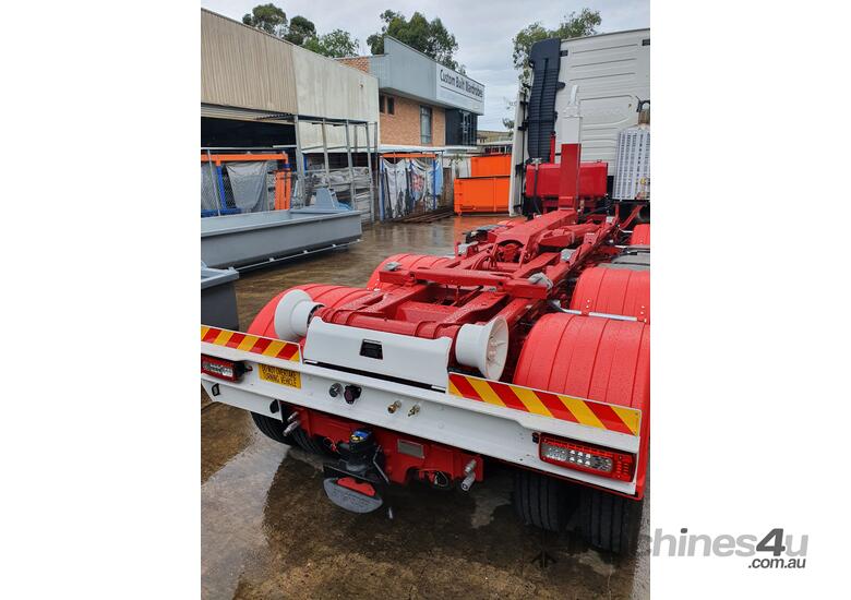 Super Sale. 10 Wheeler Hooklift  Only 1 left.